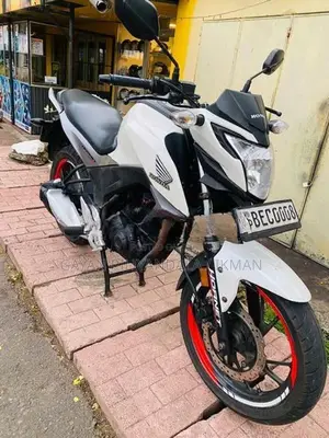 Honda CB Hornet 2016