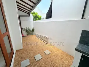 New House For Sale in Athurugiriya