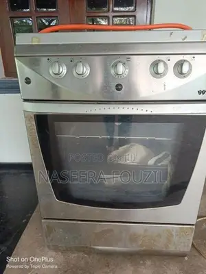 Oven with 4 Burners