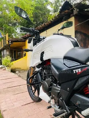 TVS Apache RTR 200 2017