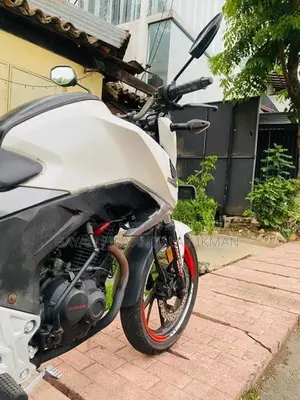 Honda CB Hornet 2016