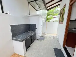 New House For Sale in Athurugiriya