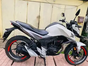 Honda CB Hornet 2016