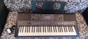 Yamaha PSR E463 Keyboard