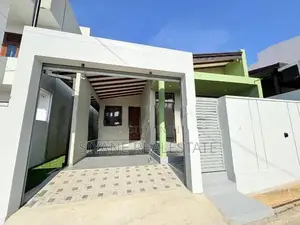 Moder Single Storey House for Sale Polgasovita