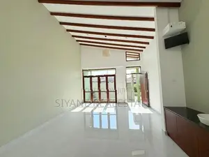Moder Single Storey House for Sale Polgasovita
