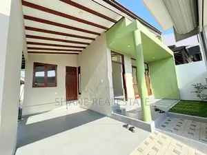 Moder Single Storey House for Sale Polgasovita