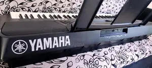 Yamaha PSR E463 Keyboard