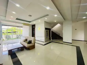 Luxurious 4-Storey House with Studio Apartment – Rajagiriya