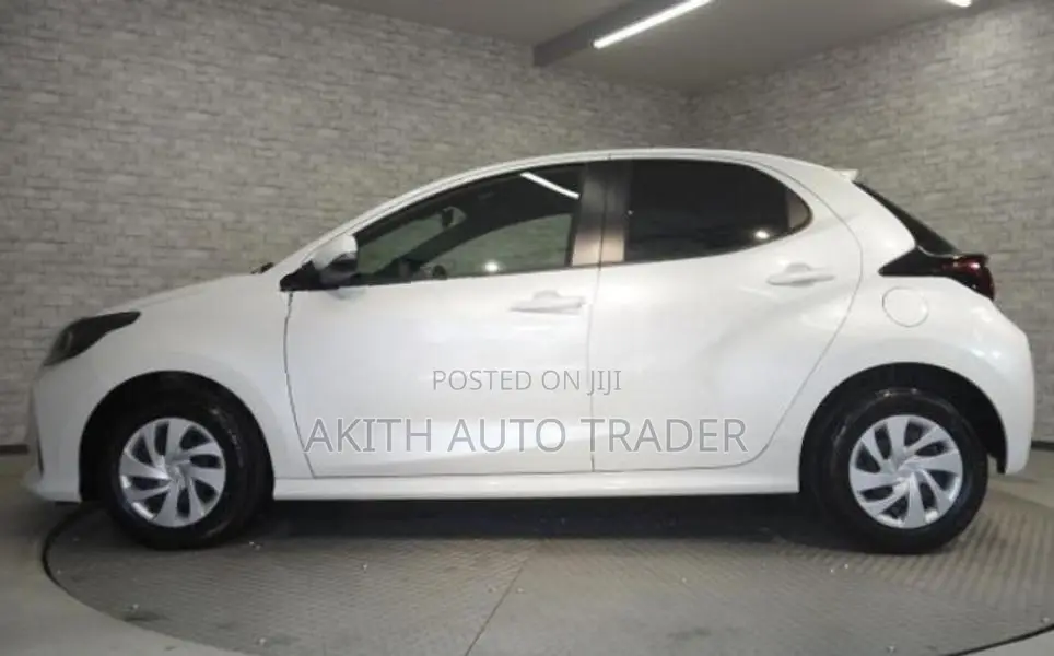 Toyota Yaris G 2024