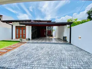 Spacious Modern Home for Sale on Galwarusa Road – Athurugiriya