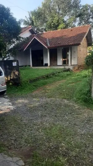 Land with House - Athurugiriya