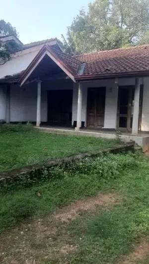 Land with House - Athurugiriya