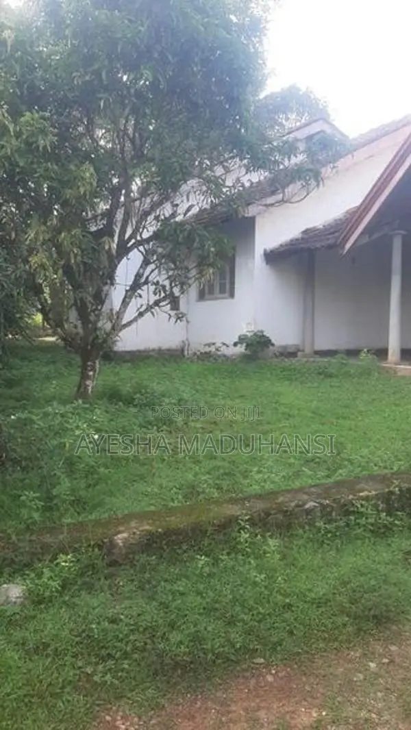 Land with House - Athurugiriya