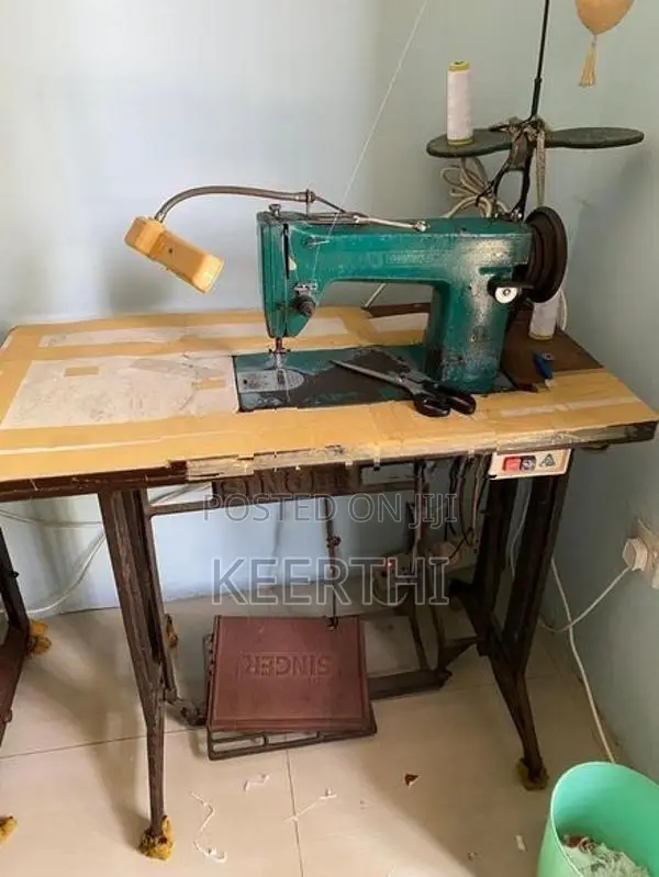 Singer Sewing Machine​