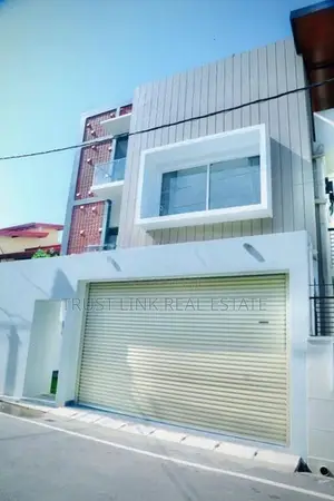 Luxury 3 Story House for Sale in Wattala