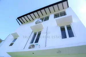 Luxury 3 Story House for Sale in Wattala
