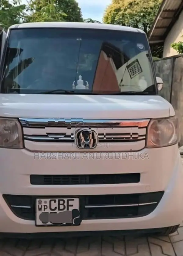 Honda N-Box 2016