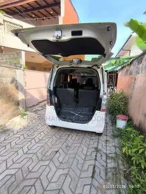 Honda N-Box 2016