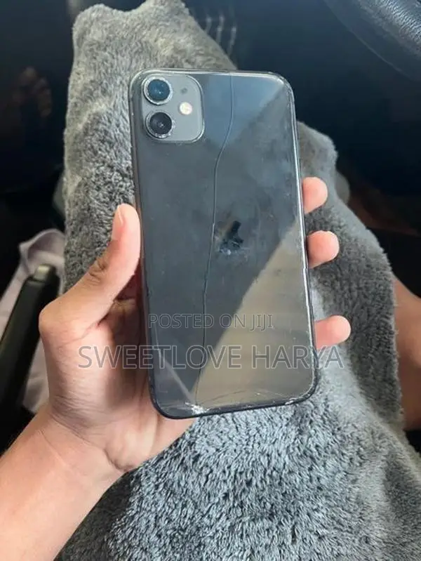 Apple iPhone 11 (Used)