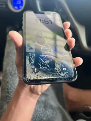 Apple iPhone 11 (Used)