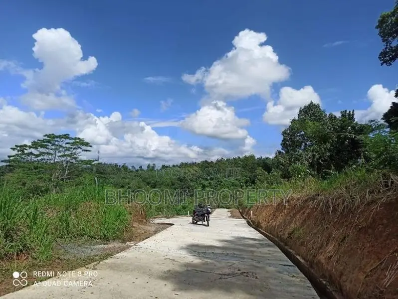 පේරාදෙනියට සමීපවම ඉඩමක්