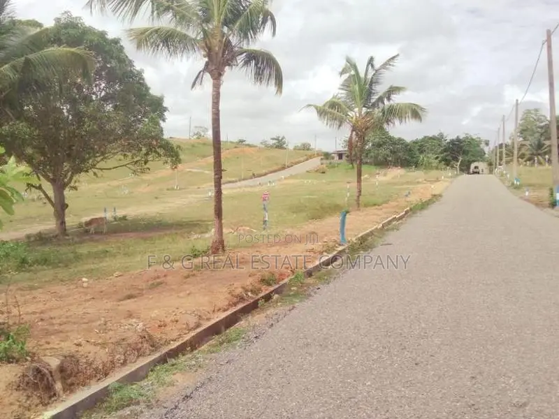 389 ගාල්ල දොඩංගොඩ බස් පාරට මුහුනලා අගනා බිම් කොටස්