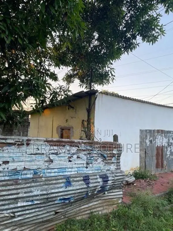 1 1/2 பரப்பு காணி விற்பனைக்கு உள்ளன - வவுனியா