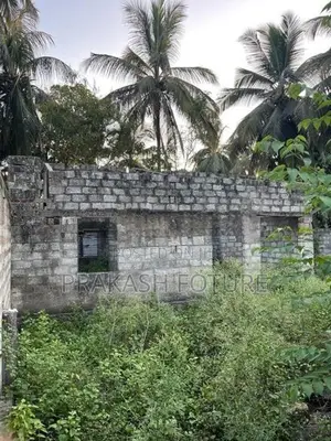 1 1/2 பரப்பு காணி விற்பனைக்கு உள்ளன - வவுனியா