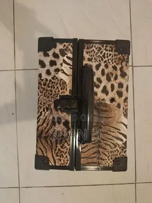 Makeup with Box