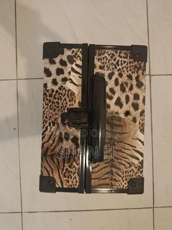 Makeup with Box