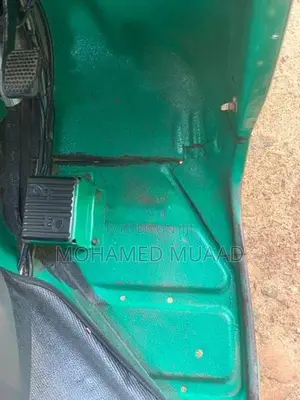 Bajaj RE 2000