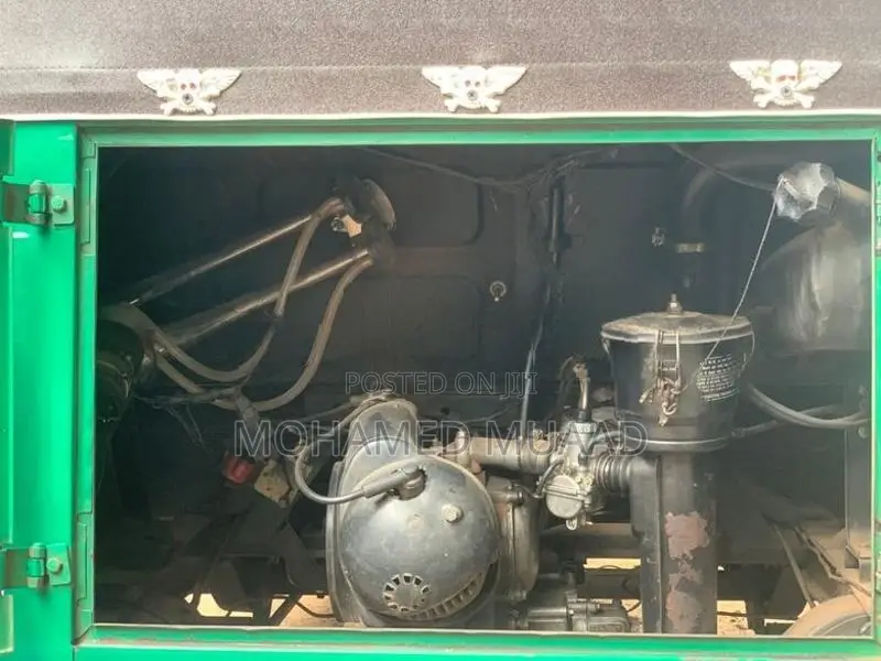 Bajaj RE 2000