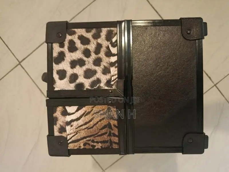 Makeup with Box