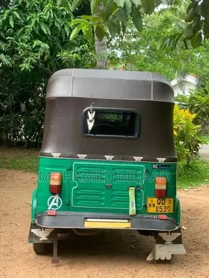 Bajaj RE 2000