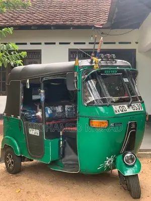 Bajaj RE 2000
