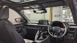 Toyota Yaris Cross Premium Luxury HEV 2025