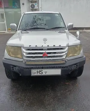 Mitsubishi Pajero 2000