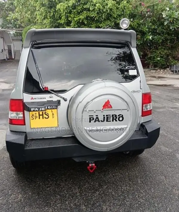 Mitsubishi Pajero 2000