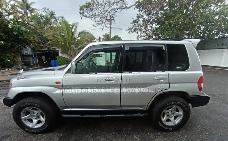 Mitsubishi Pajero 2000