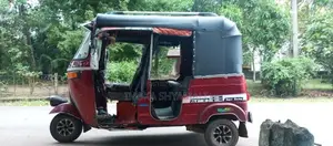 Bajaj RE 2000