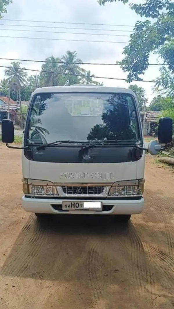 Isuzu Elf Japan 2000