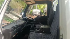 Isuzu Elf Japan 2000