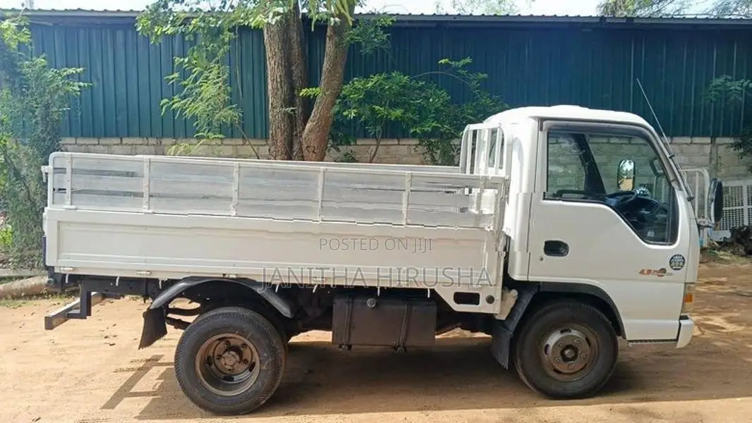 Isuzu Elf Japan 2000