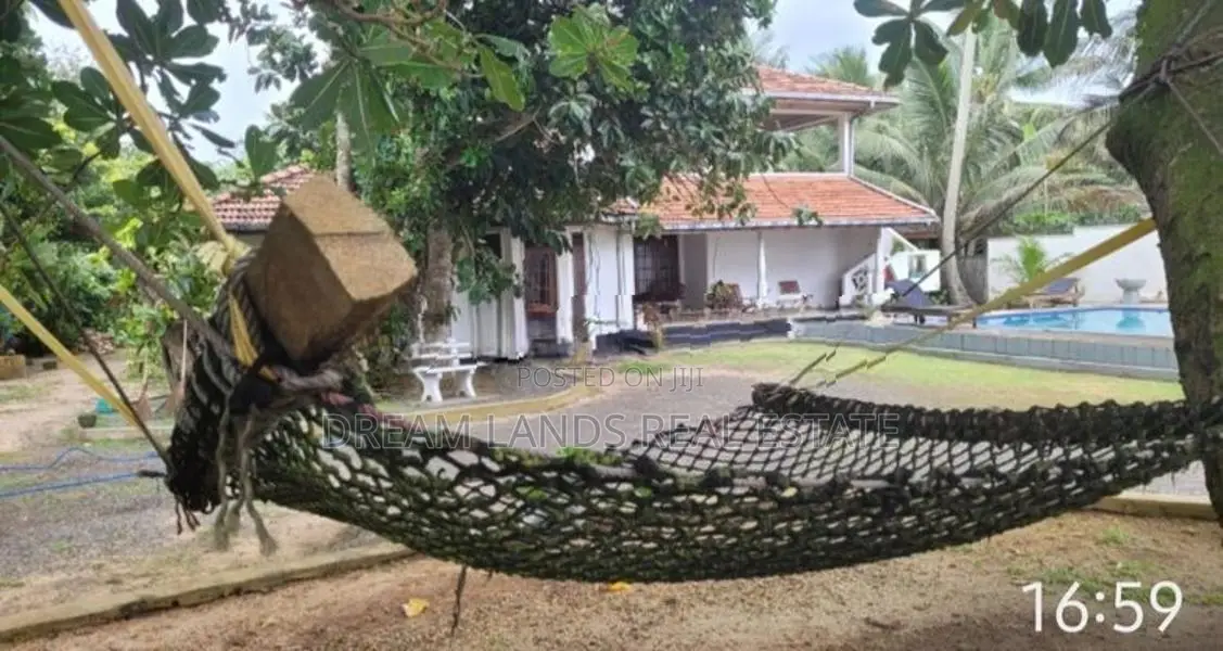 ☆ Ambalangoda Hotel for Rent ( R - 702 )