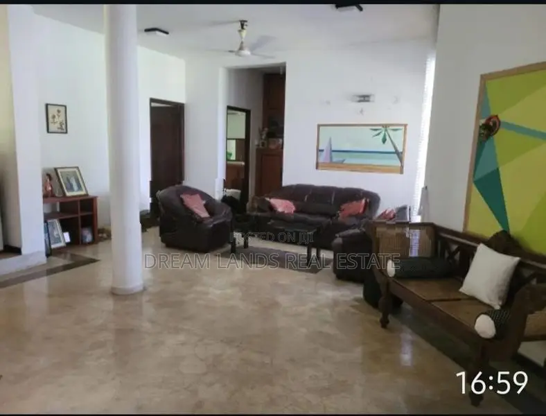 ☆ Ambalangoda Hotel for Rent ( R - 702 )
