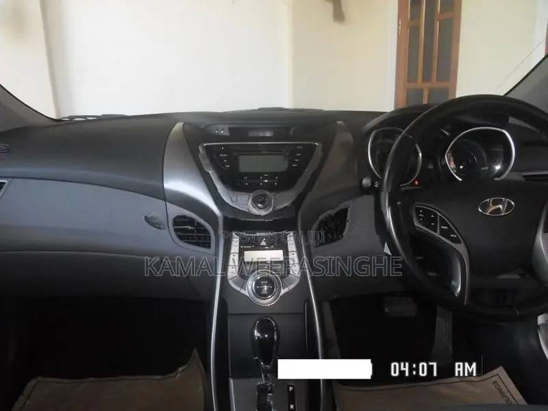 Hyundai Elantra Full Option 2013