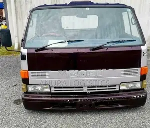 Isuzu ElF 350 Cabin 1996