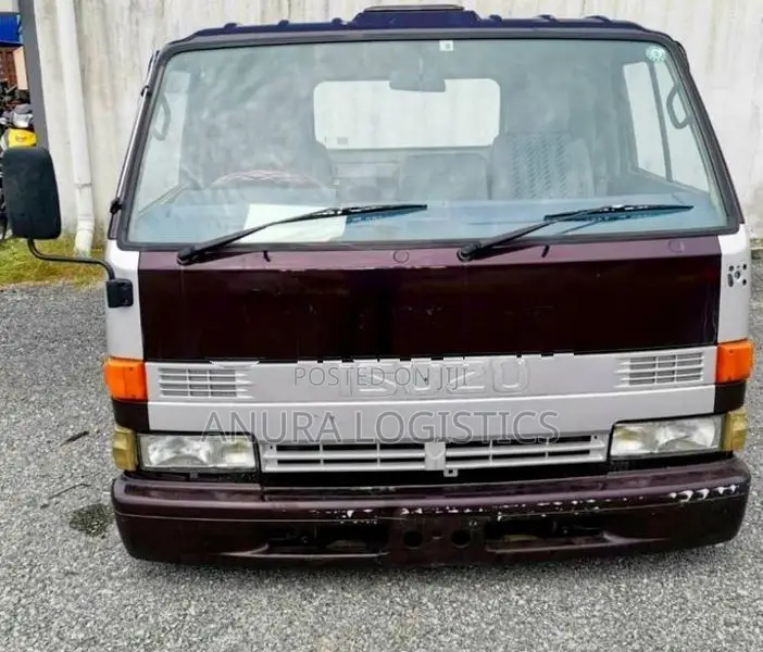 Isuzu ElF 350 Cabin 1996