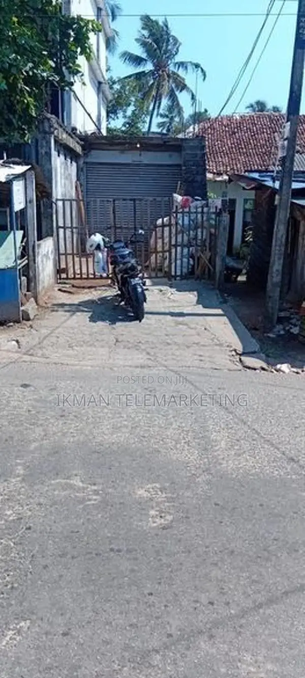 Commercial Building with Land for Sale in Moratuwa